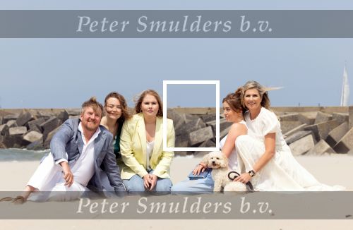 Den haag 30 juni 2023
Fotosessie op het strand Koning Willem Alexander, koningin Maxima en prinses Ariane, Prinses  Amalia en Prinses Alexia poseren tijdens de fotosessie op het strand met hond mambo.