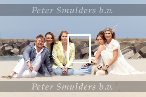 Den haag 30 juni 2023
Fotosessie op het strand Koning Willem Alexander, koningin Maxima en prinses Ariane, Prinses  Amalia en Prinses Alexia poseren tijdens de fotosessie op het strand met hond mambo.