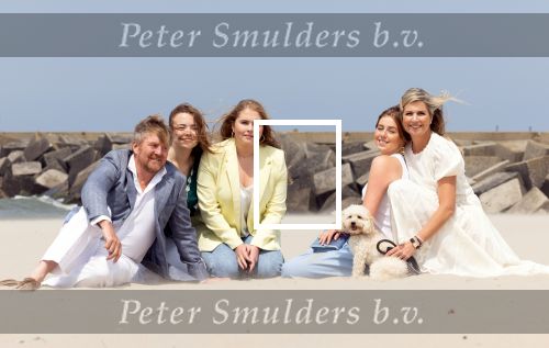 Den haag 30 juni 2023
Fotosessie op het strand Koning Willem Alexander, koningin Maxima en prinses Ariane, Prinses  Amalia en Prinses Alexia poseren tijdens de fotosessie op het strand met hond mambo.
