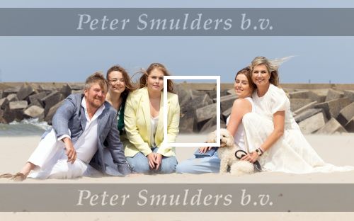 Den haag 30 juni 2023
Fotosessie op het strand Koning Willem Alexander, koningin Maxima en prinses Ariane, Prinses  Amalia en Prinses Alexia poseren tijdens de fotosessie op het strand met hond mambo.
