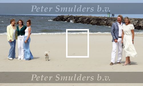 Den haag 30 juni 2023
Fotosessie op het strand Koning Willem Alexander, koningin Maxima en prinses Ariane, Prinses  Amalia en Prinses Alexia poseren tijdens de fotosessie op het strand met hond mambo.