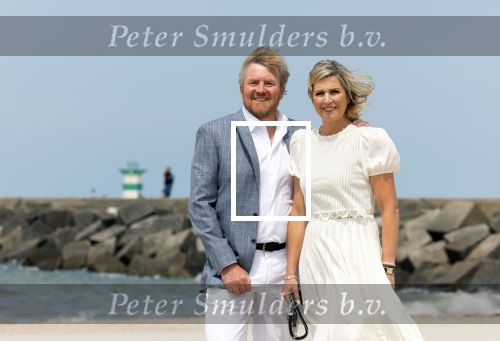 Den haag 30 juni 2023
Fotosessie op het strand Koning Willem Alexander, koningin Maxima en prinses Ariane, Prinses  Amalia en Prinses Alexia poseren tijdens de fotosessie op het strand met hond mambo.