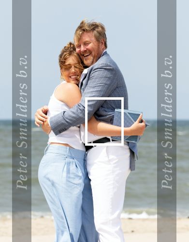 Den haag 30 juni 2023
Fotosessie op het strand Koning Willem Alexander, koningin Maxima en prinses Ariane, Prinses  Amalia en Prinses Alexia poseren tijdens de fotosessie op het strand met hond mambo.