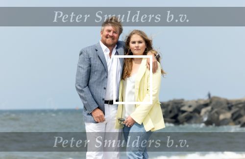 Den haag 30 juni 2023
Fotosessie op het strand Koning Willem Alexander, koningin Maxima en prinses Ariane, Prinses  Amalia en Prinses Alexia poseren tijdens de fotosessie op het strand met hond mambo.