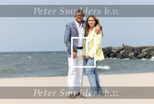 Den haag 30 juni 2023
Fotosessie op het strand Koning Willem Alexander, koningin Maxima en prinses Ariane, Prinses  Amalia en Prinses Alexia poseren tijdens de fotosessie op het strand met hond mambo.