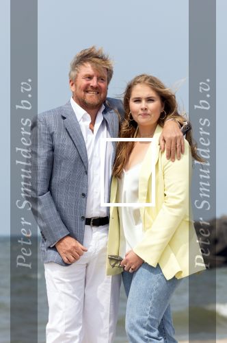 Den haag 30 juni 2023
Fotosessie op het strand Koning Willem Alexander, koningin Maxima en prinses Ariane, Prinses  Amalia en Prinses Alexia poseren tijdens de fotosessie op het strand met hond mambo.