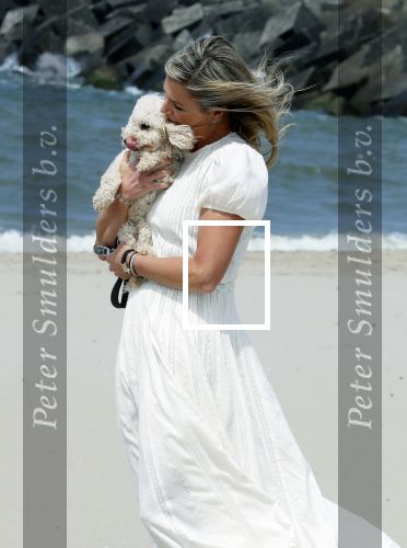 Den haag 30 juni 2023
Fotosessie op het strand Koning Willem Alexander, koningin Maxima en prinses Ariane, Prinses  Amalia en Prinses Alexia poseren tijdens de fotosessie op het strand met hond mambo.