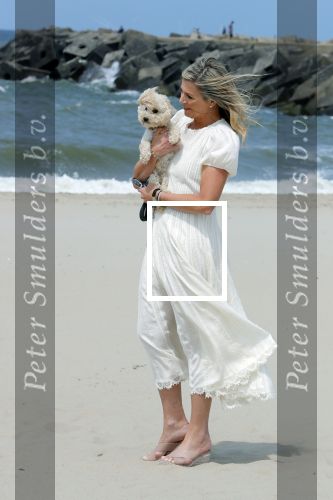 Den haag 30 juni 2023
Fotosessie op het strand Koning Willem Alexander, koningin Maxima en prinses Ariane, Prinses  Amalia en Prinses Alexia poseren tijdens de fotosessie op het strand met hond mambo.