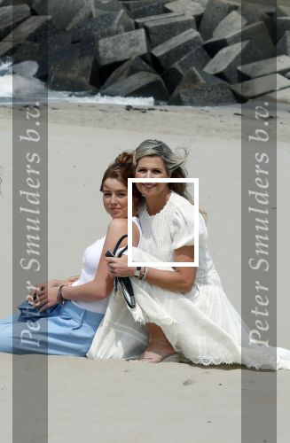 Den haag 30 juni 2023
Fotosessie op het strand Koning Willem Alexander, koningin Maxima en prinses Ariane, Prinses  Amalia en Prinses Alexia poseren tijdens de fotosessie op het strand met hond mambo.