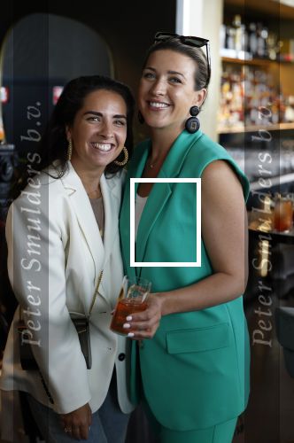 Amsterdam 4 juli 2023
Presentatie Kek Mama cover met Kim Feenstra en Maria Tailort in het Double Tree hotel.
Leslie Keijzer en Bo Wilkes