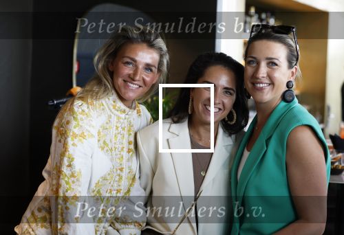 Amsterdam 4 juli 2023
Presentatie Kek Mama cover met Kim Feenstra en Maria Tailort in het Double Tree hotel.
Leslie Keijzer en Bo Wilkes en Danielle Groenwegen