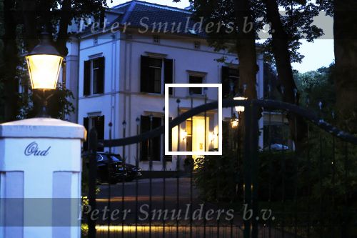 Huizen 7 8 en 9 juli 2023
De autos van Linda de Mol en Jeroen Rietbergen voor haar huis .
Linda viert haar verjaardag met vriendinnen in de tuin . Oa Susan Visser Mireille Bekooy Xenia Kasper en Lies Visschedijk waren aanwezig.