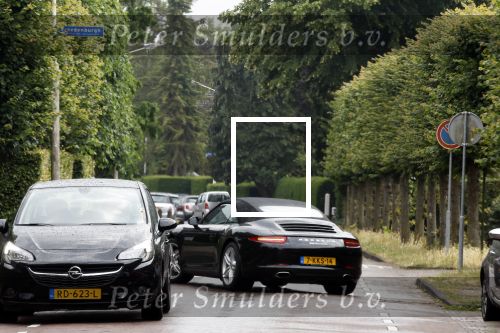 Laren 29 juni 2023
Linda de Mol rijdt in haar Porsche 911 cabrio naar het hoofdkantoor van Talpa.