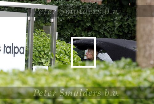Laren 29 juni 2023
Linda de Mol rijdt in haar Porsche 911 cabrio naar het hoofdkantoor van Talpa.