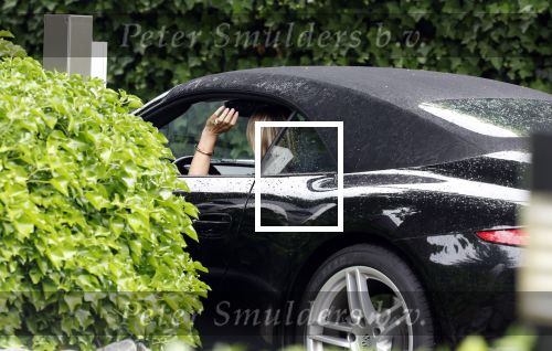 Laren 29 juni 2023
Linda de Mol rijdt in haar Porsche 911 cabrio naar het hoofdkantoor van Talpa.