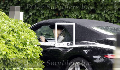 Laren 29 juni 2023
Linda de Mol rijdt in haar Porsche 911 cabrio naar het hoofdkantoor van Talpa.