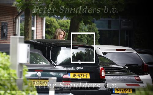 Laren 29 juni 2023
Linda de Mol rijdt in haar Porsche 911 cabrio naar het hoofdkantoor van Talpa.