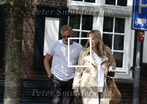 Naarden, 17 juli 2023
Linda de Mol samen met  Erland Galjaard