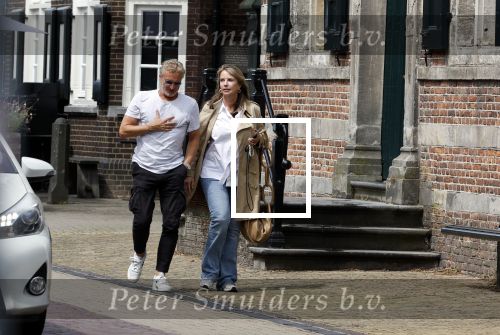 Naarden 17 juli 2023
Linda de Mol heeft afspraak met Erland Galjaard in Restaurant Vesting Lounge in Naarden Vesting.