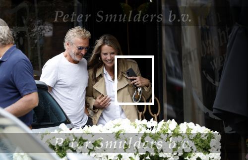 Naarden 17 juli 2023
Linda de Mol heeft afspraak met Erland Galjaard in Restaurant Vesting Lounge in Naarden Vesting.