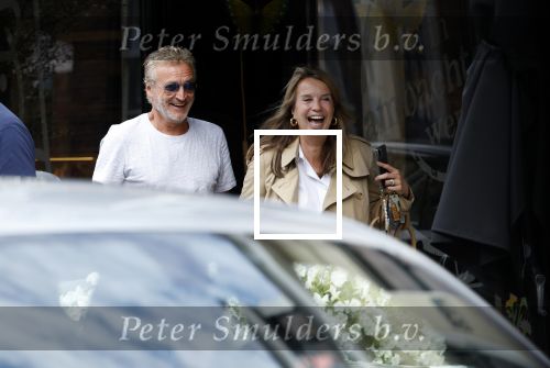 Naarden 17 juli 2023
Linda de Mol heeft afspraak met Erland Galjaard in Restaurant Vesting Lounge in Naarden Vesting.
