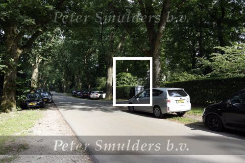 Huizen 7 8 en 9 juli 2023
De autos van Linda de Mol en Jeroen Rietbergen voor haar huis .
Linda viert haar verjaardag met vriendinnen in de tuin . Oa Susan Visser Mireille Bekooy Xenia Kasper en Lies Visschedijk waren aanwezig.