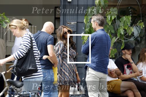 Amsterdam 18 juli 2023
Maria Tailor met haar nieuwe vriend Sander van der Meij in Amsterdam zuid