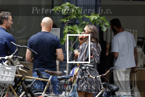 Amsterdam 18 juli 2023
Maria Tailor met haar nieuwe vriend Sander van der Meij in Amsterdam zuid
