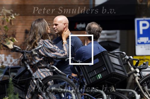 Amsterdam 18 juli 2023
Maria Tailor met haar nieuwe vriend Sander van der Meij in Amsterdam zuid