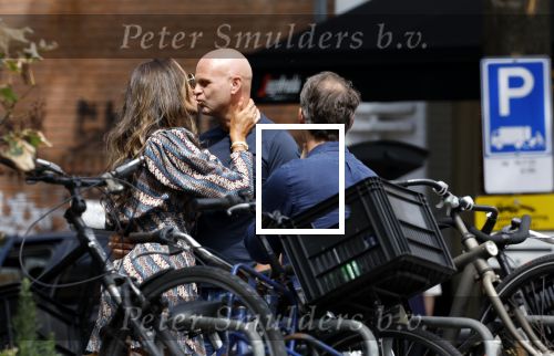 Amsterdam 18 juli 2023
Maria Tailor met haar nieuwe vriend Sander van der Meij in Amsterdam zuid