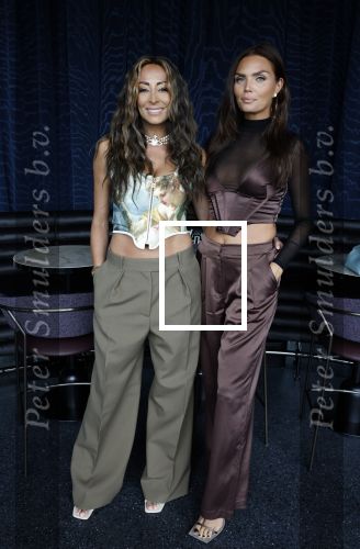 Amsterdam 4 juli 2023
Presentatie Kek Mama cover met Kim Feenstra en Maria Tailort in het Double Tree hotel.