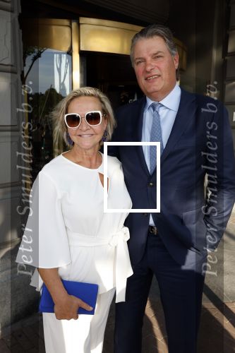 Amsterdam 6 juli 2023
Amsterdamse premiere in carre van musical Les Miserables.
Mariska v Kolck met vriend