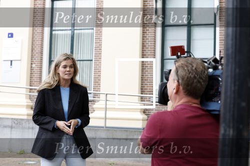 Assen 25 juli 2023
Rechtszaak Thijs Romer in de rechtbank van Assen Zijn moeder vader  Peter Romer en stiefmoeder kwamen met hem mee. Zijn advocaat is Wikke Monster. NOS Journaal