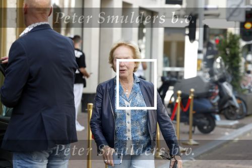 Amsterdam 11 juli 2023
Nina Brink doet boodschappen bij Cartier op de pc hooftstraat.