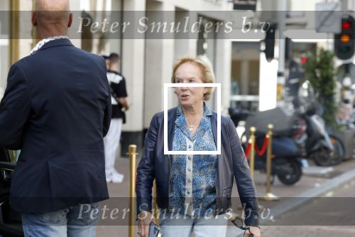 Amsterdam 11 juli 2023
Nina Brink doet boodschappen bij Cartier op de pc hooftstraat.
