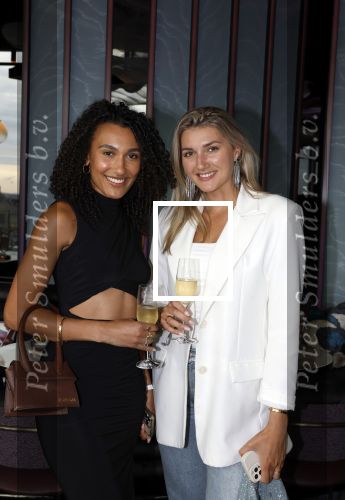 Amsterdam 29 juni 2023
Opening nieuwe rooftop bar in het Double Tree Hilton Hotel.
Ona Moody en Denise Speelman