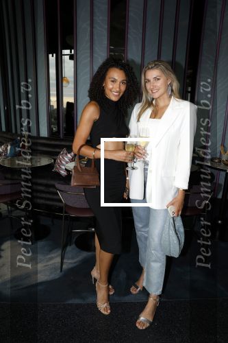 Amsterdam 29 juni 2023
Opening nieuwe rooftop bar in het Double Tree Hilton Hotel.
Ona Moody en Denise Speelman