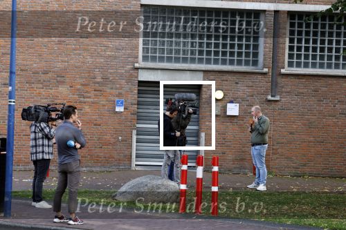 Assen 25 juli 2023
Rechtszaak Thijs Romer in de rechtbank van Assen Zijn moeder vader  Peter Romer en stiefmoeder kwamen met hem mee. Zijn advocaat is Wikke Monster