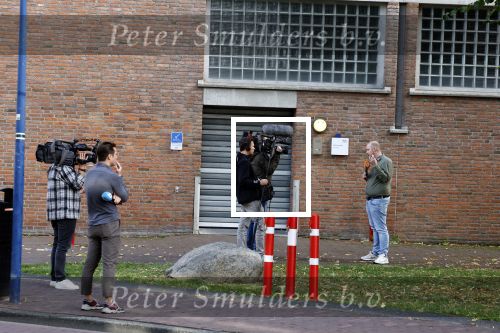 Assen 25 juli 2023
Rechtszaak Thijs Romer in de rechtbank van Assen Zijn moeder vader  Peter Romer en stiefmoeder kwamen met hem mee. Zijn advocaat is Wikke Monster