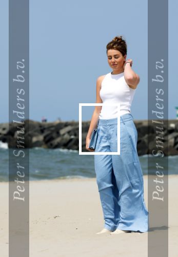 Den haag 30 juni 2023
Fotosessie op het strand Koning Willem Alexander, koningin Maxima en prinses Ariane, Prinses  Amalia en Prinses Alexia poseren tijdens de fotosessie op het strand met hond mambo.