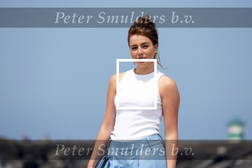 Den haag 30 juni 2023
Fotosessie op het strand Koning Willem Alexander, koningin Maxima en prinses Ariane, Prinses  Amalia en Prinses Alexia poseren tijdens de fotosessie op het strand met hond mambo.
