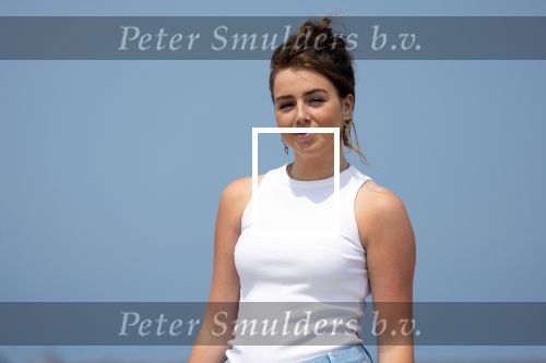Den haag 30 juni 2023
Fotosessie op het strand Koning Willem Alexander, koningin Maxima en prinses Ariane, Prinses  Amalia en Prinses Alexia poseren tijdens de fotosessie op het strand met hond mambo.