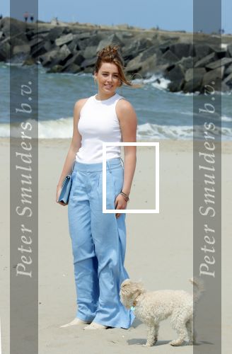 Den haag 30 juni 2023
Fotosessie op het strand Koning Willem Alexander, koningin Maxima en prinses Ariane, Prinses  Amalia en Prinses Alexia poseren tijdens de fotosessie op het strand met hond mambo.