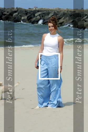 Den haag 30 juni 2023
Fotosessie op het strand Koning Willem Alexander, koningin Maxima en prinses Ariane, Prinses  Amalia en Prinses Alexia poseren tijdens de fotosessie op het strand met hond mambo.