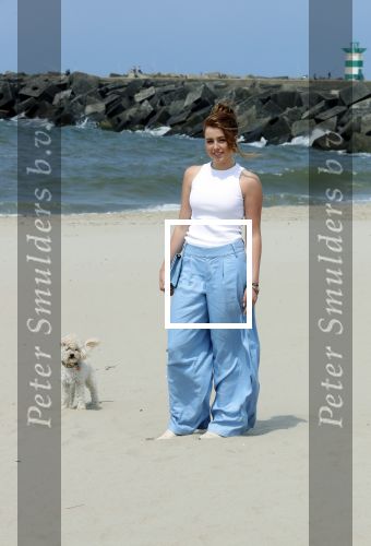Den haag 30 juni 2023
Fotosessie op het strand Koning Willem Alexander, koningin Maxima en prinses Ariane, Prinses  Amalia en Prinses Alexia poseren tijdens de fotosessie op het strand met hond mambo.