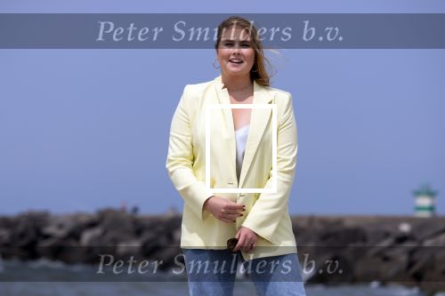 Den haag 30 juni 2023
Fotosessie op het strand Koning Willem Alexander, koningin Maxima en prinses Ariane, Prinses  Amalia en Prinses Alexia poseren tijdens de fotosessie op het strand met hond mambo.