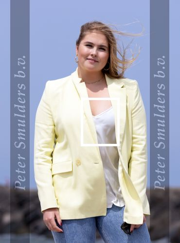 Den haag 30 juni 2023
Fotosessie op het strand Koning Willem Alexander, koningin Maxima en prinses Ariane, Prinses  Amalia en Prinses Alexia poseren tijdens de fotosessie op het strand met hond mambo.