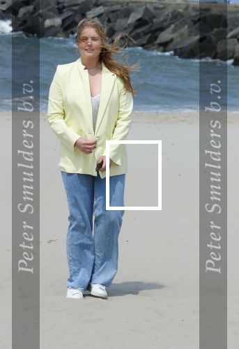 Den haag 30 juni 2023
Fotosessie op het strand Koning Willem Alexander, koningin Maxima en prinses Ariane, Prinses  Amalia en Prinses Alexia poseren tijdens de fotosessie op het strand met hond mambo.