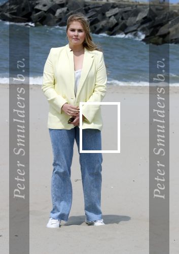 Den haag 30 juni 2023
Fotosessie op het strand Koning Willem Alexander, koningin Maxima en prinses Ariane, Prinses  Amalia en Prinses Alexia poseren tijdens de fotosessie op het strand met hond mambo.