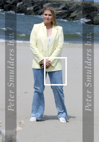 Den haag 30 juni 2023
Fotosessie op het strand Koning Willem Alexander, koningin Maxima en prinses Ariane, Prinses  Amalia en Prinses Alexia poseren tijdens de fotosessie op het strand met hond mambo.